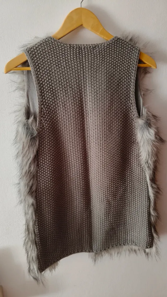 Chaleco pelo Stradivarius gris talla única