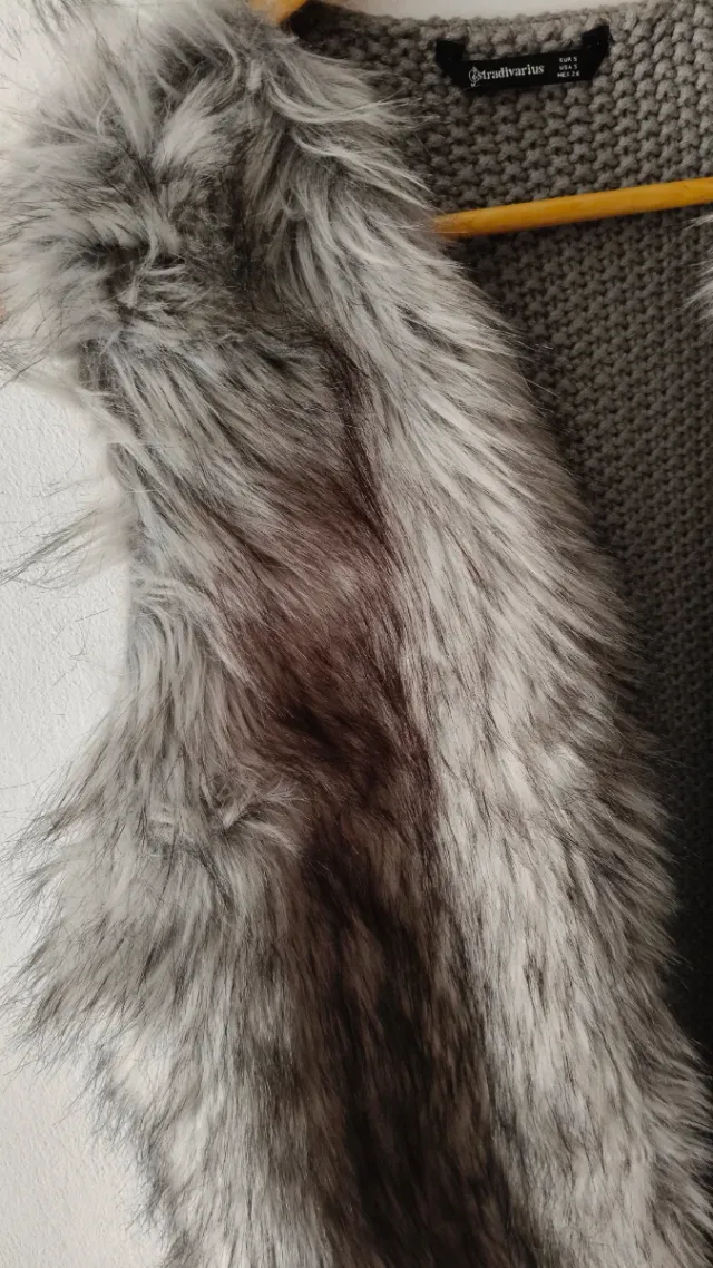 Chaleco pelo Stradivarius gris talla única