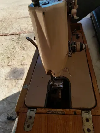 Máquina de coser Singer antigua