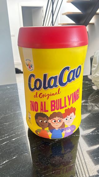 Bote ColaCao Gigante Edición Solidaria