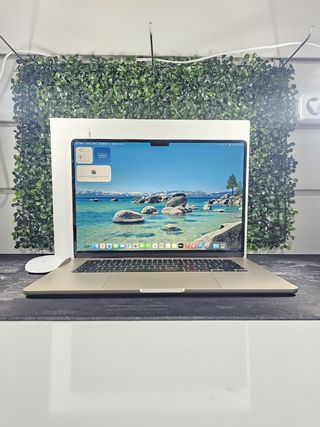 MacBook Air 15" M2 256GB a2941 como nuevo