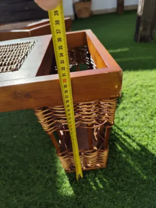 Mesitas de sofá de mimbre y madera