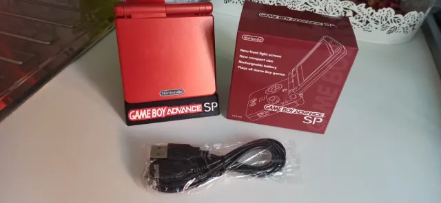 Nintendo Game Boy Advance SP Rosso boxato