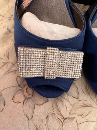 Sandalias y cartera azul talla 39