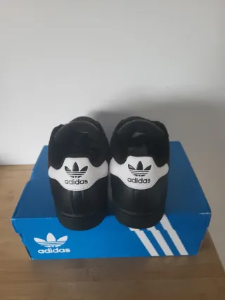 Adidas Superstar