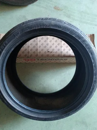 Neumático Dunlop 225/40 ZR18