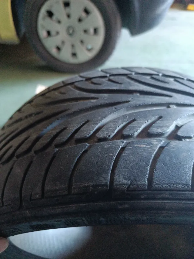 Neumático Dunlop 225/40 ZR18
