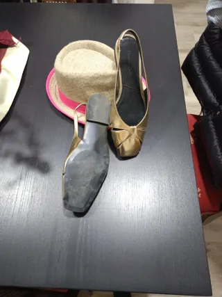 Zapatos dorados Massimo Dutti