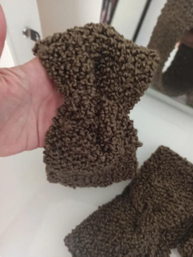 Diadema marrón de tejido rizado