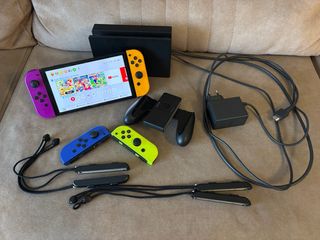 Nintendo Switch OLED Morado/Amarillo