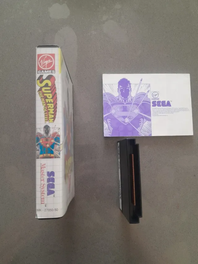 Bimbo miniatura 100 euros. Superman Completo.