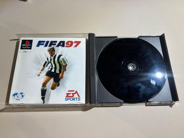 FIFA 97 PS1 PAL Original con Manual