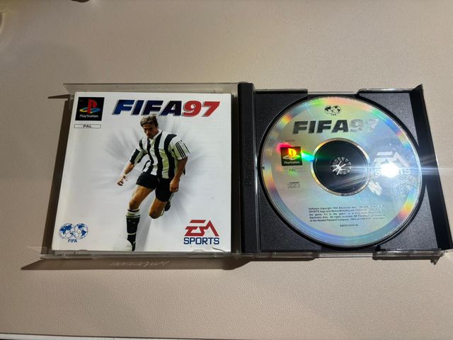 FIFA 97 PS1 PAL Original con Manual