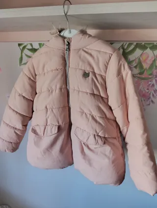 Abrigo niña rosa con capucha