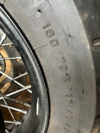 Rueda Harley Sportster delantera y trasera, Bobber