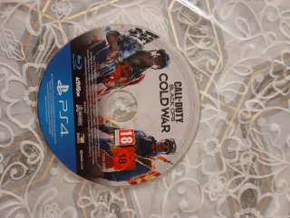 PS4 Slim Blanca + Call of Duty Cold War