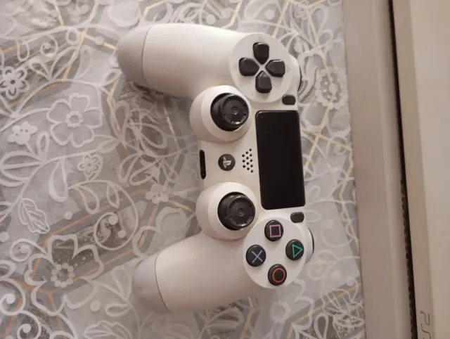 PS4 Slim Blanca + Call of Duty Cold War