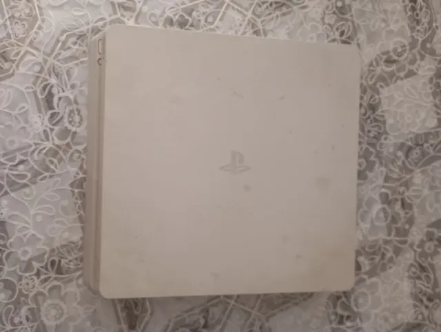 PS4 Slim Blanca + Call of Duty Cold War