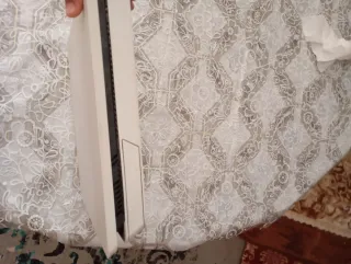 PS4 Slim Blanca + Call of Duty Cold War