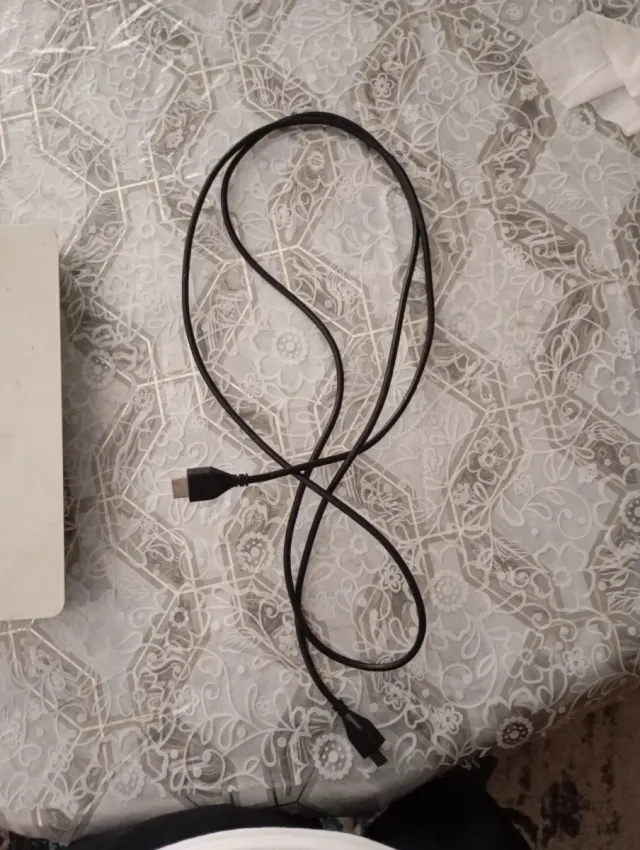 PS4 Slim Blanca + Call of Duty Cold War