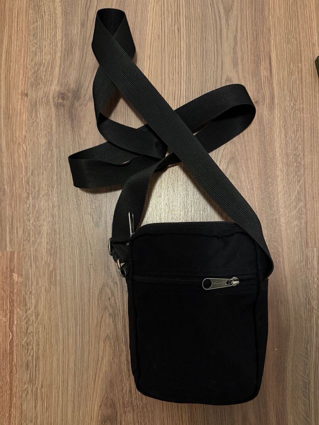 Bolsito Eastpak Negro Hombre