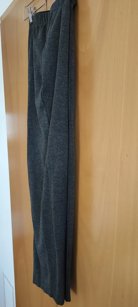Pantalón invierno Eseoese mujer gris