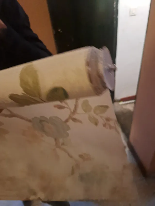 Estor enrollable estampado flores.