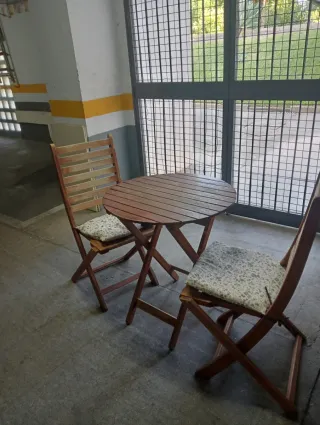 Mesa y 2 Sillas de Jardín Plegables