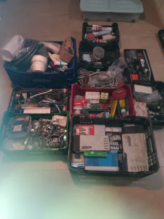 fontanería y calefacción y desagüe y mecanisnos .