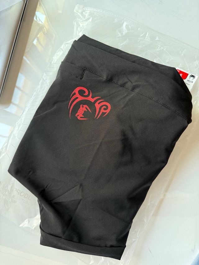 Pantalón Venum x UFC Colab Mike Tyson