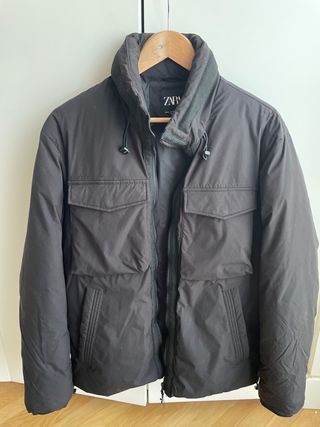 Cazadora acolchada Zara Hombre Negra.Con capucha