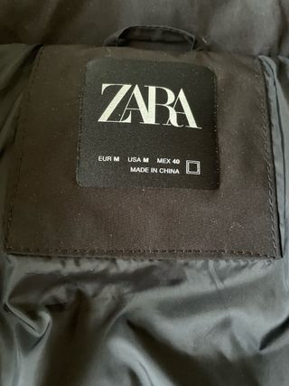 Cazadora acolchada Zara Hombre Negra.Con capucha