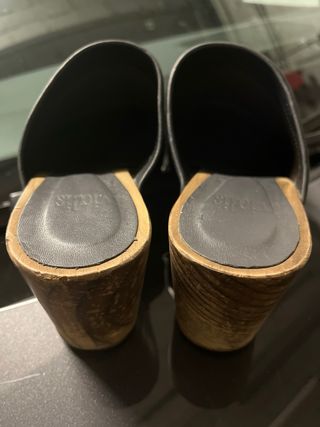 Zuecos piel Vialis negros talla 41