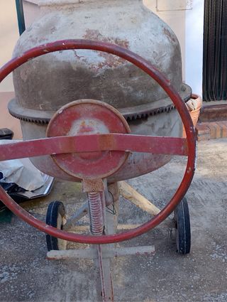 Carretilla de obra con funda protectora