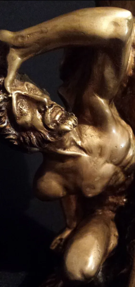 MAGNÍFICA ESCULTURA FIGURA DE BRONCE DORADO