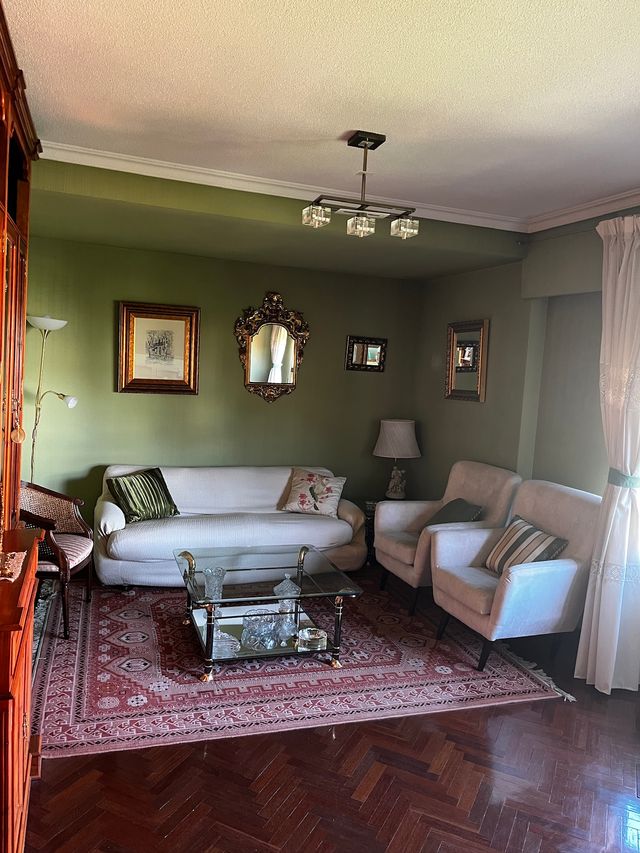 Mesa Centro Doble Cristal y Metal Dorada