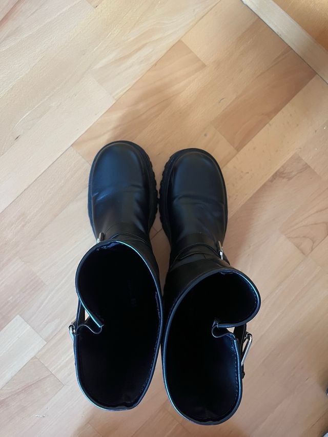 Botas de mujer con hebillas