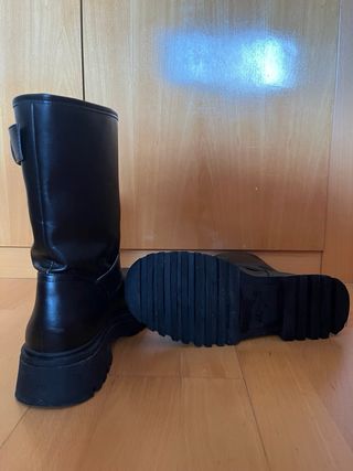 Botas de mujer con hebillas