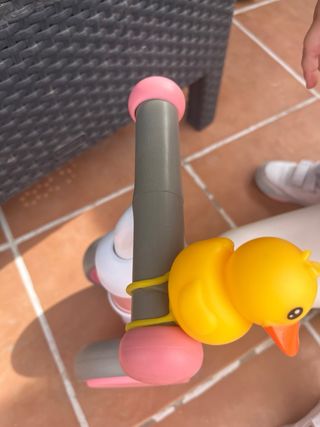 Bici de bebé rosa con patito