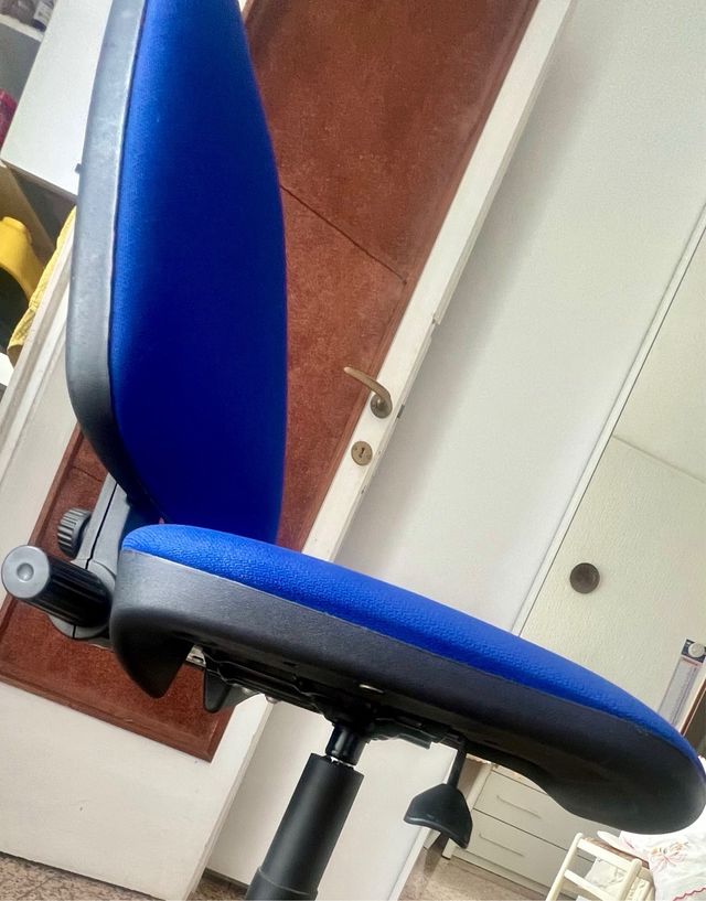 (Solo ritiro a mano) Sedia da ufficio girevole €10