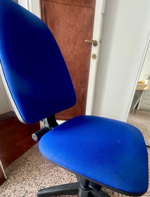 (Solo ritiro a mano) Sedia da ufficio girevole €10