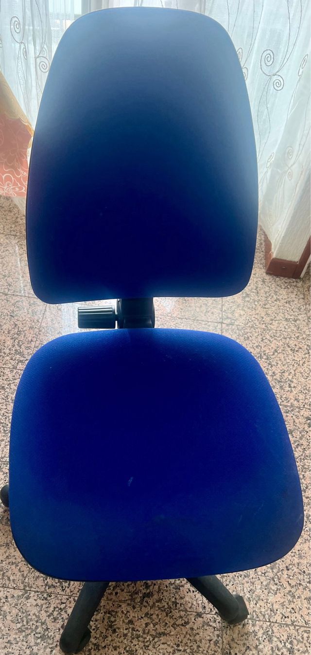 (Solo ritiro a mano) Sedia da ufficio girevole €10