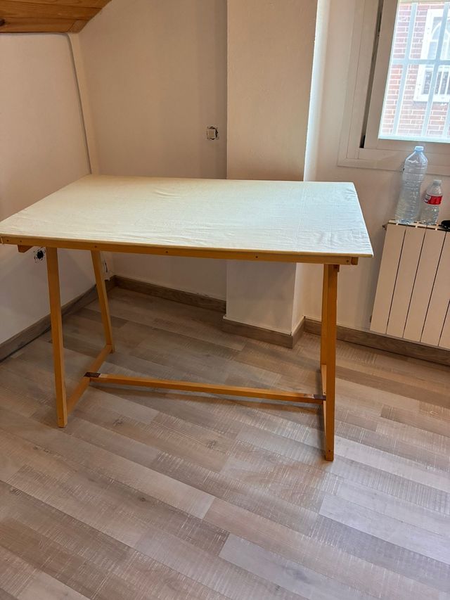 Mesa de madera para ferias y mercados artesanales