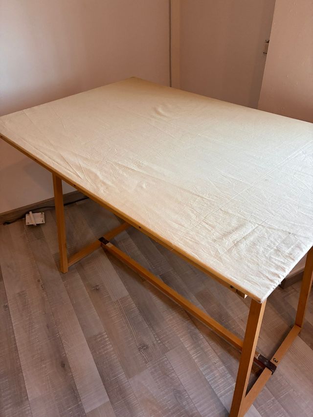 Mesa de madera para ferias y mercados artesanales