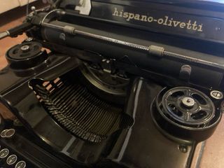 Máquina de escribir Hispano-Olivetti M40