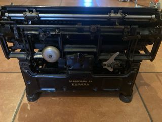 Máquina de escribir Hispano-Olivetti M40