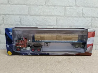 Camión Mack Serie F a escala 1:43
