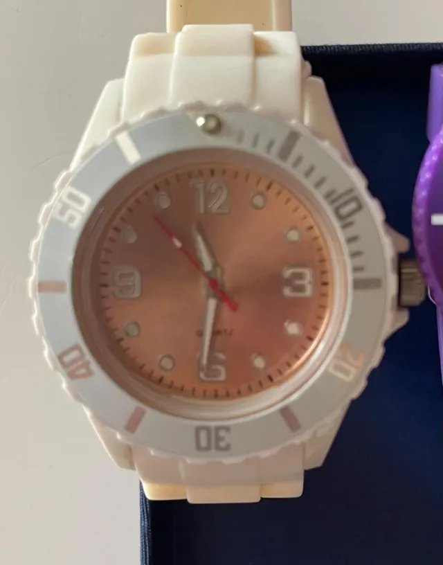 Set 3 Orologi  Colorati, di cui 2 marca YOOO