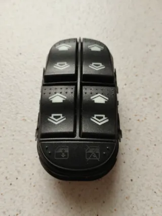 Botonera Elevalunas Ford Focus MK1
