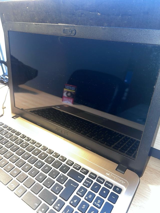 Portátil Asus F540Y + Caja